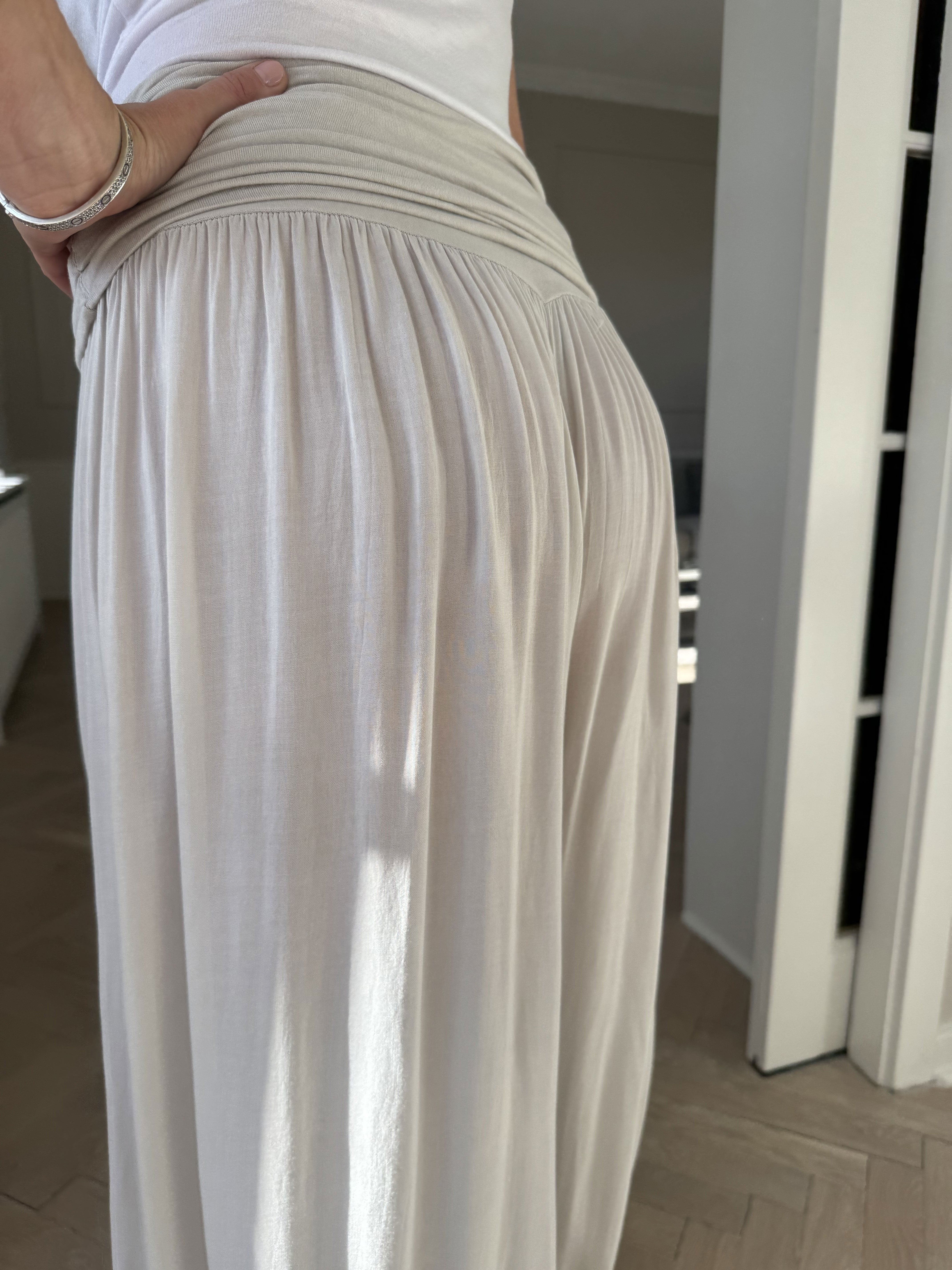 Drew - Ensfarvet boheme bukser i let viskose